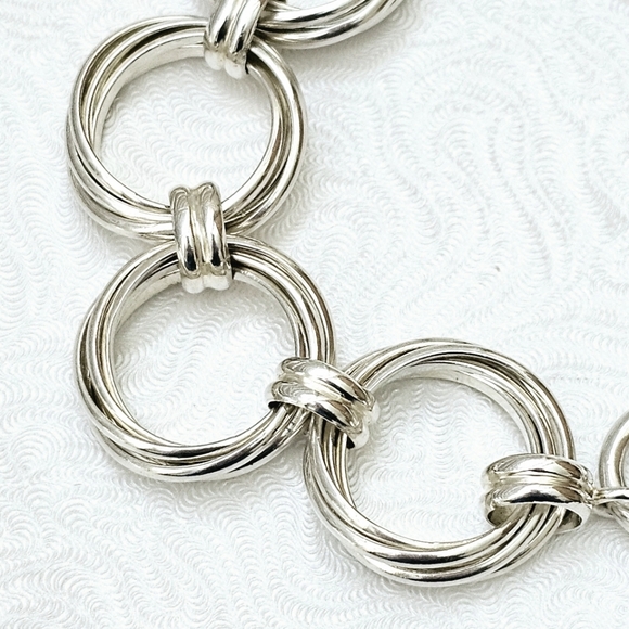⭐️FINAL SALE!⭐️ Silpada Sterling Silver Circle Link Toggle Bracelet B1235 - Picture 6 of 13